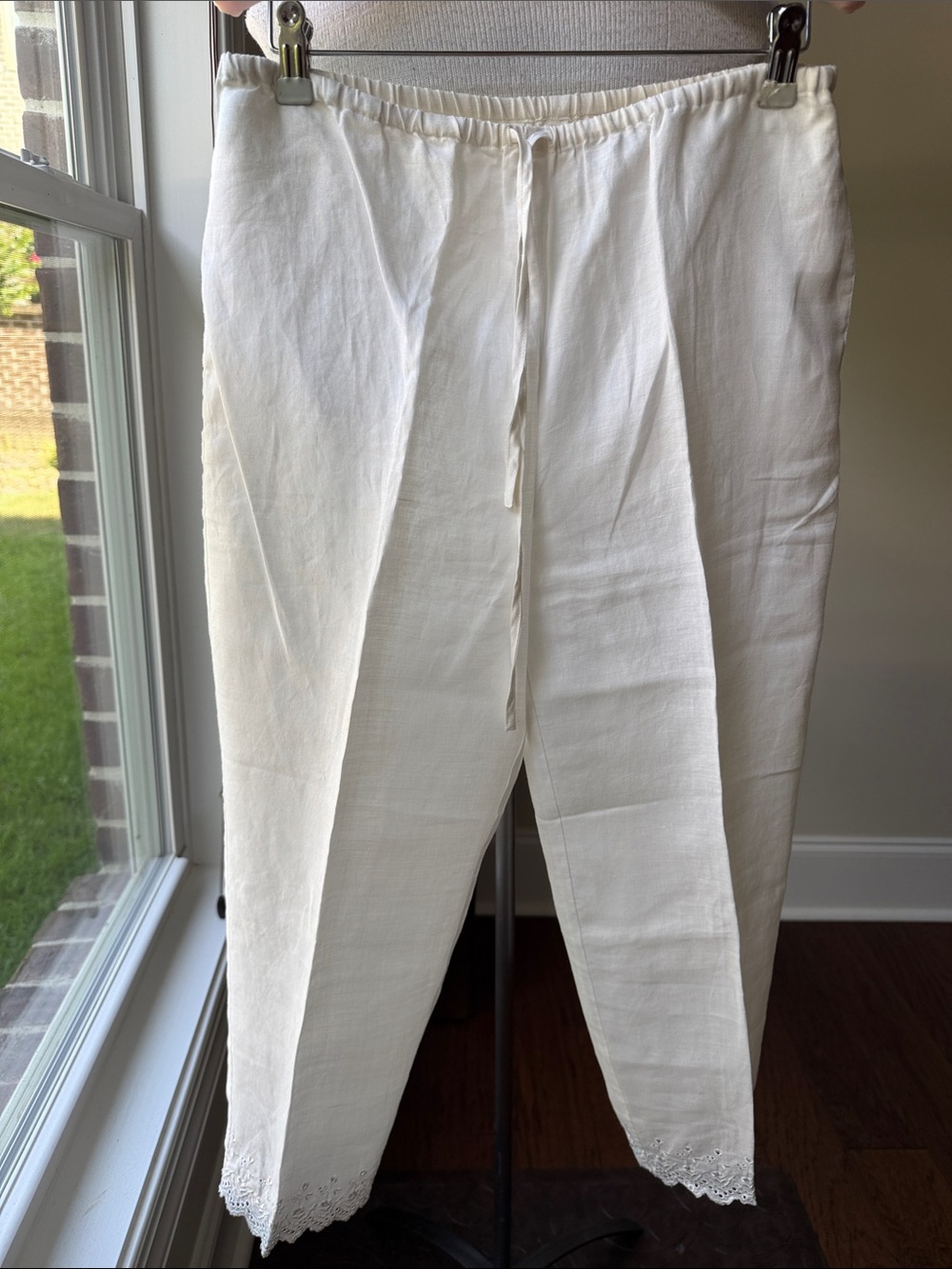 Women's White Linen Drawstring Capris with Lace Hem
